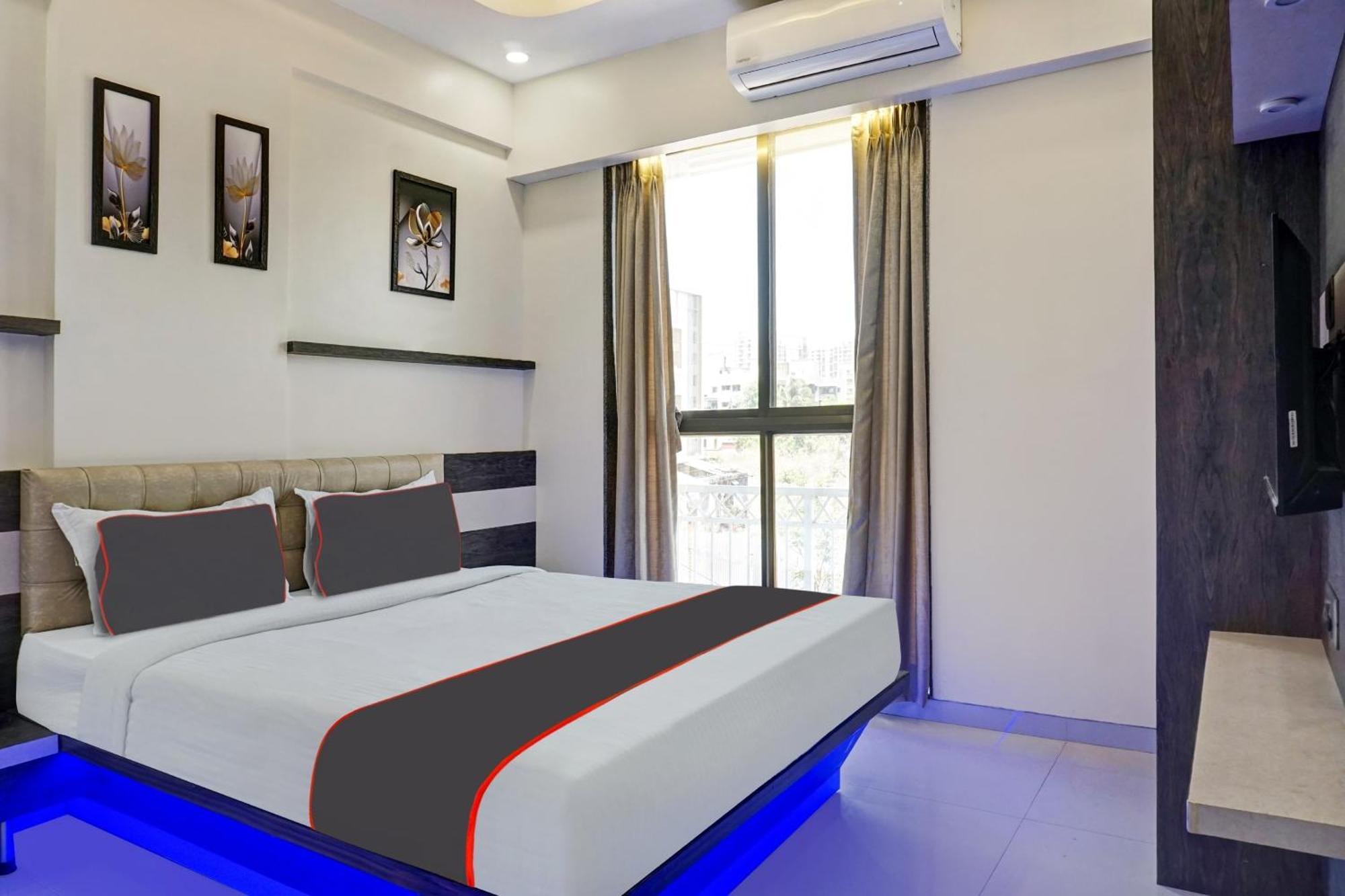 Super Townhouse Poona Royal Pimpri-Chinchwad Exterior foto