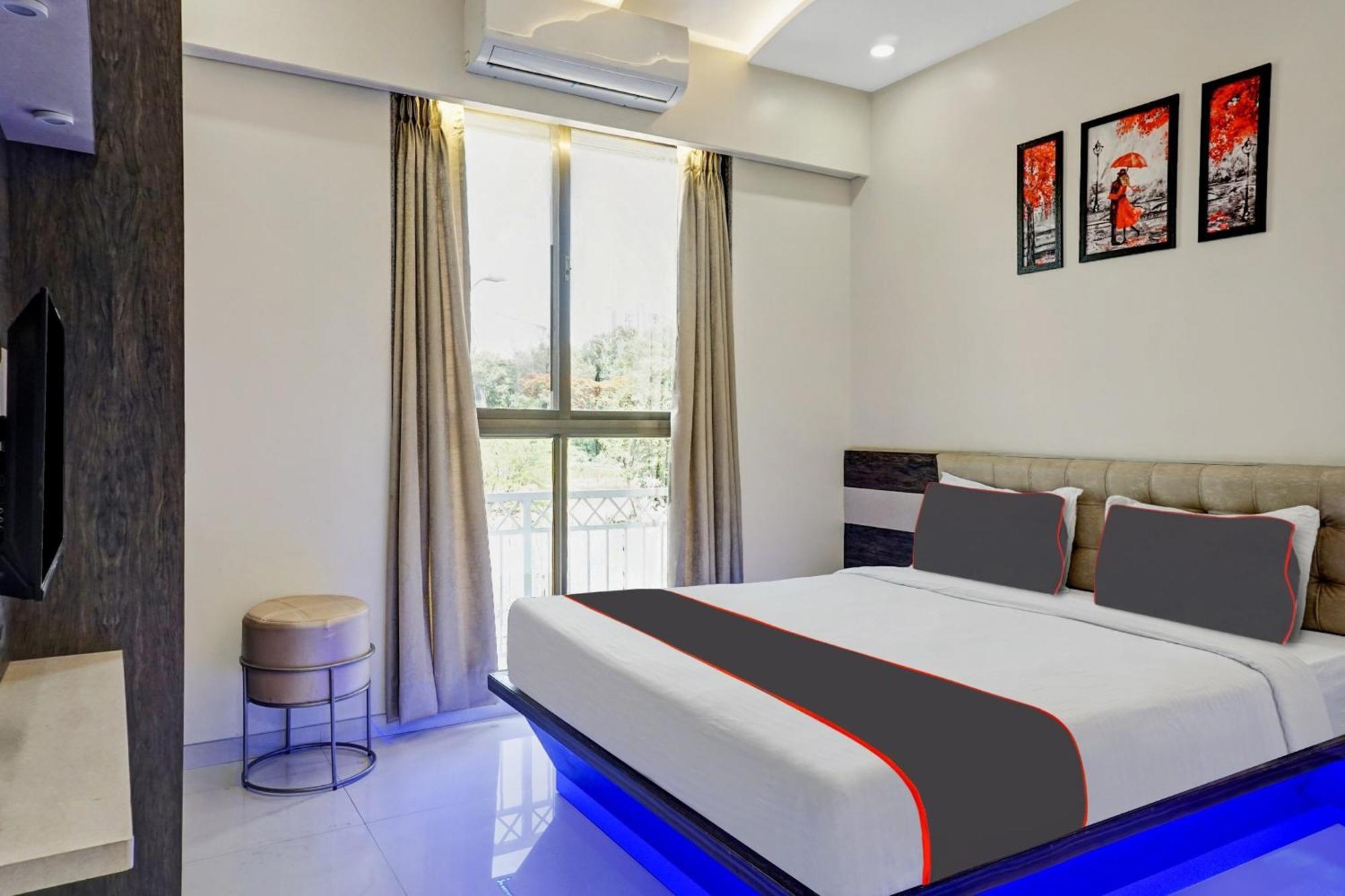 Super Townhouse Poona Royal Pimpri-Chinchwad Exterior foto