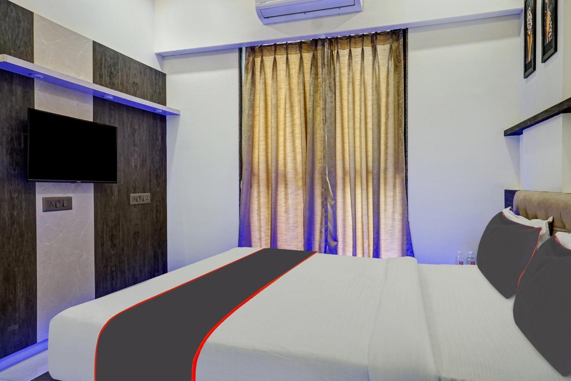 Super Townhouse Poona Royal Pimpri-Chinchwad Exterior foto